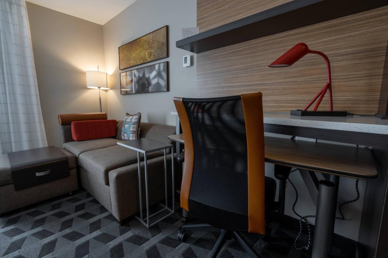 Towneplace Suites By Marriott Clinton Bagian luar foto