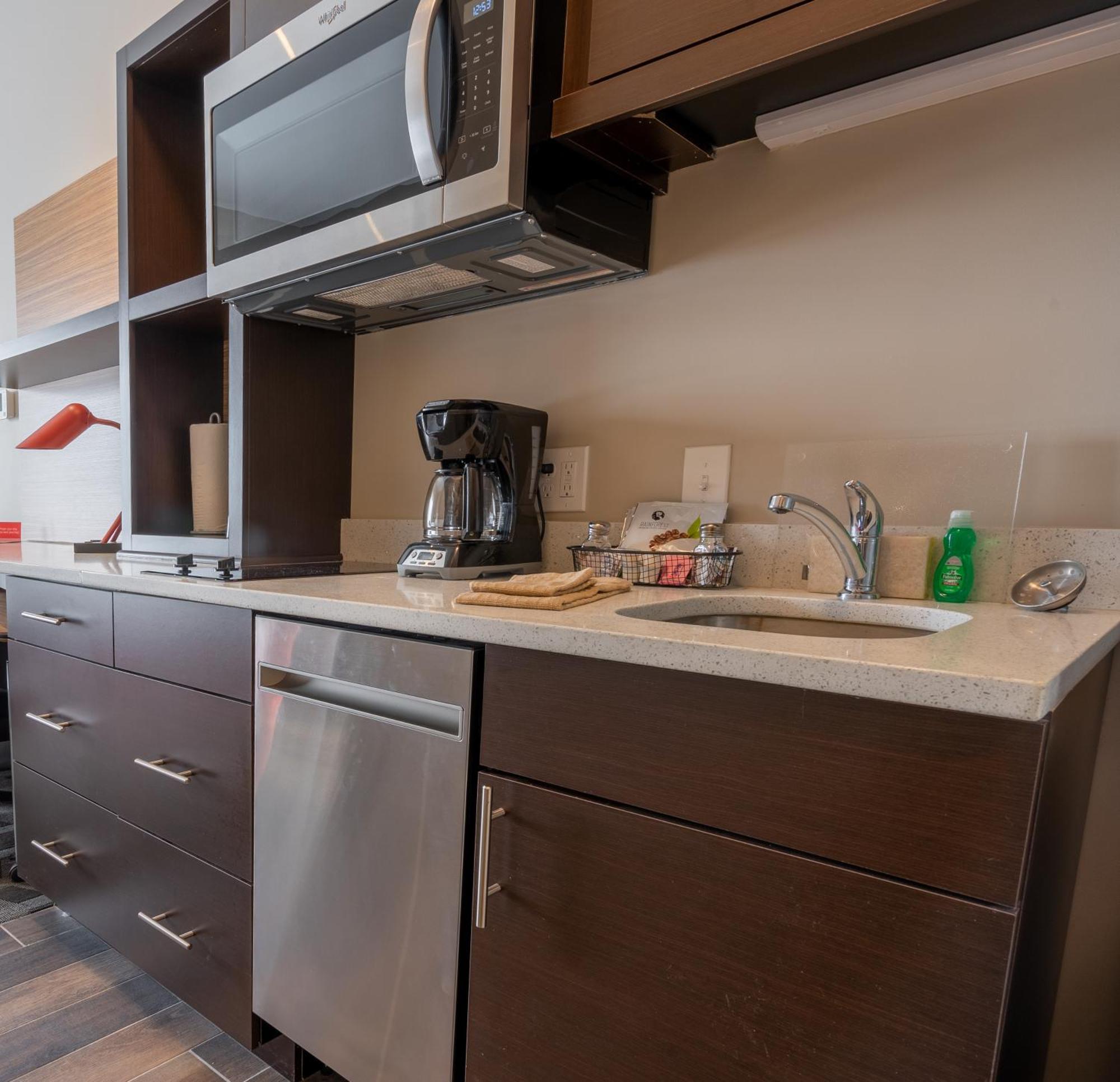 Towneplace Suites By Marriott Clinton Bagian luar foto