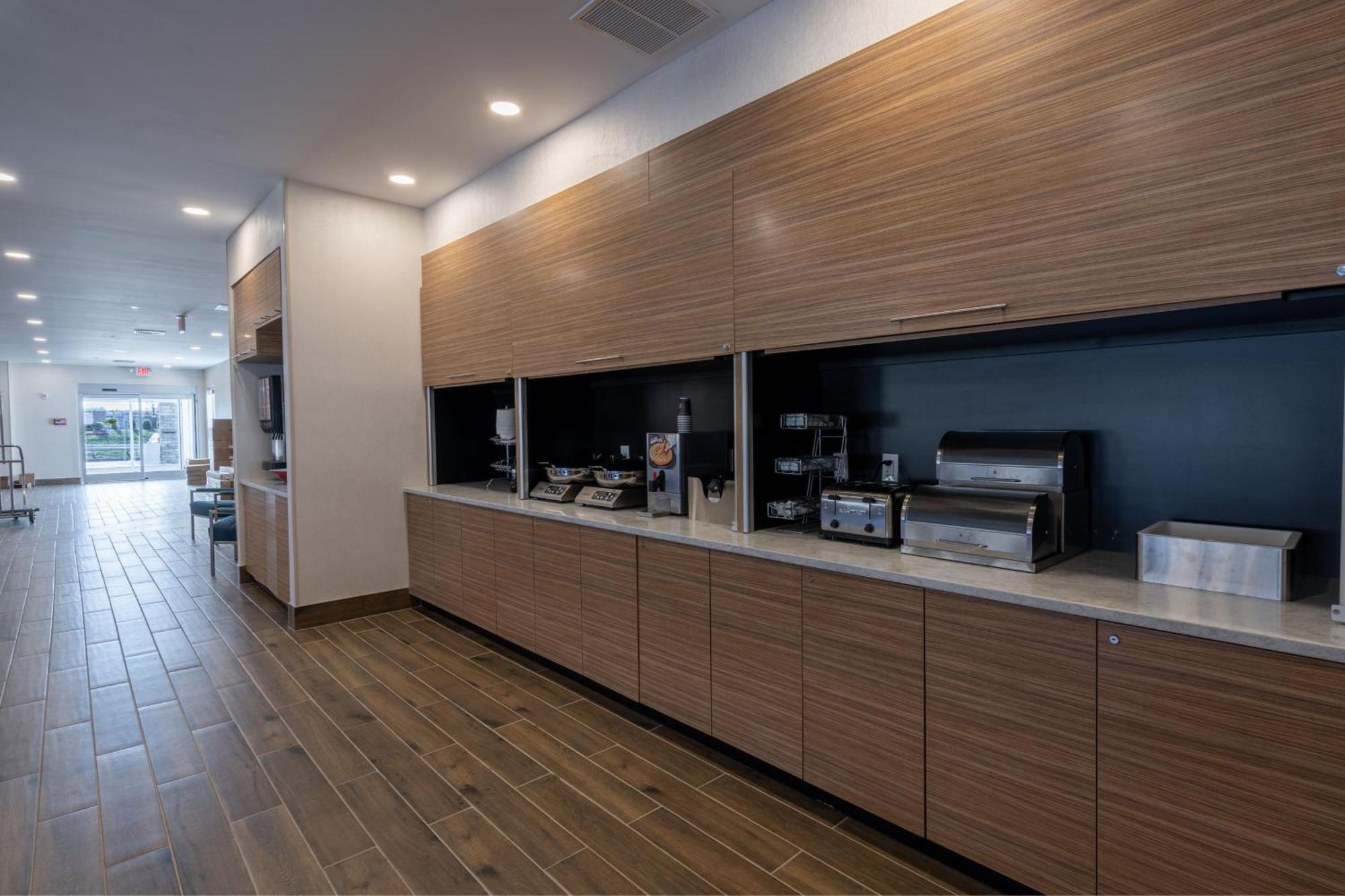 Towneplace Suites By Marriott Clinton Bagian luar foto