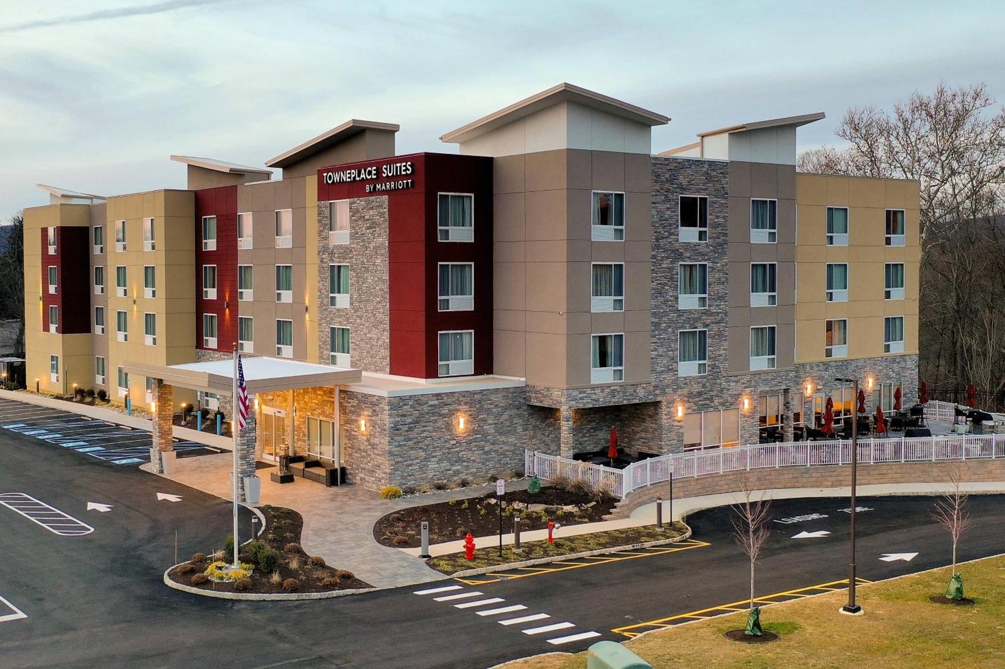 Towneplace Suites By Marriott Clinton Bagian luar foto