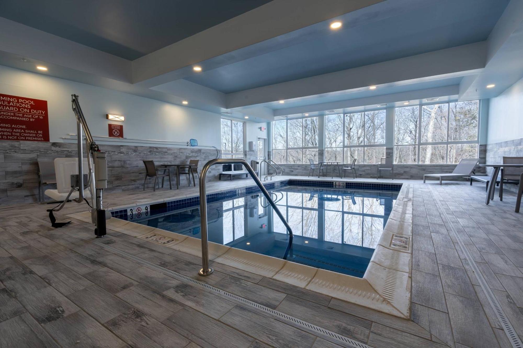 Towneplace Suites By Marriott Clinton Bagian luar foto