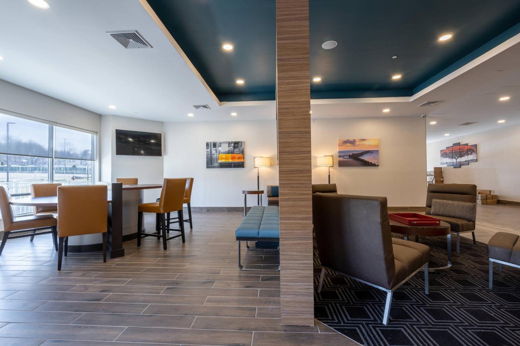 Towneplace Suites By Marriott Clinton Bagian luar foto